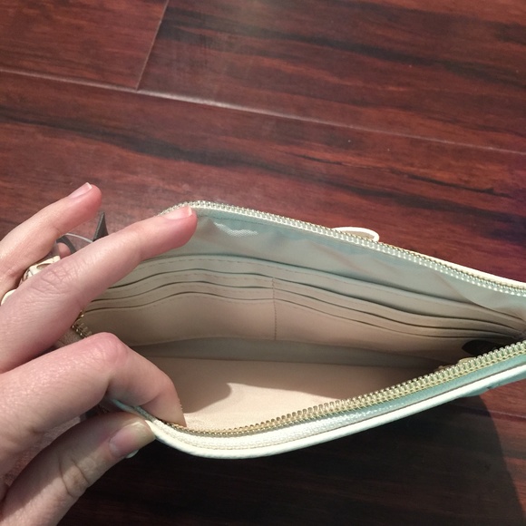 White Clutch Purse w/ Wrist Strap - Picture 3 of 4